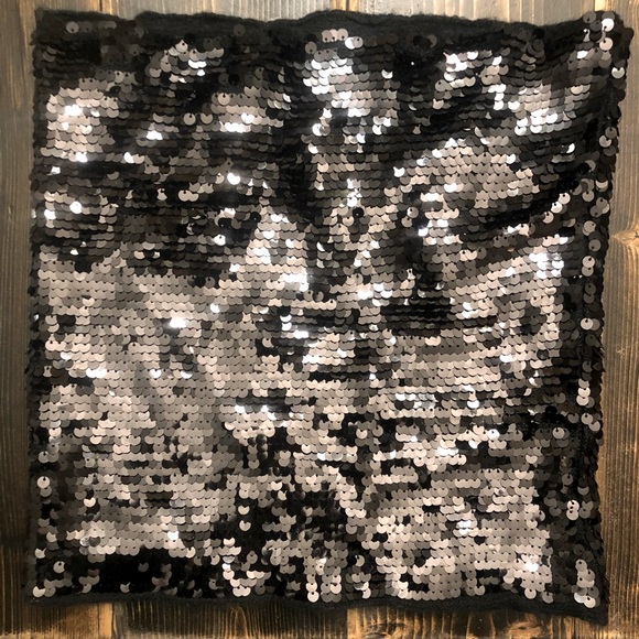 New without tags!  Express Black Snood Scarf- One Size - Picture 2 of 2